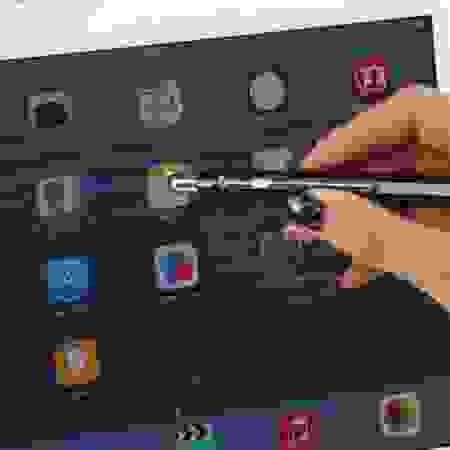 Ручка-стилус шариковая автоматическая Schneider "Epsilon Touch" синяя, 1,4мм, корпус белый/серебро